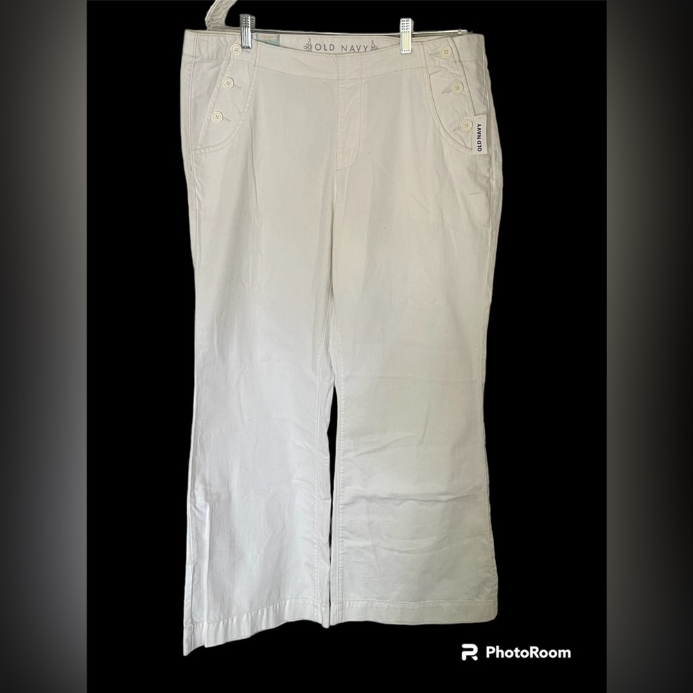 Vintage Old Navy white flare size 16. NWT plus size